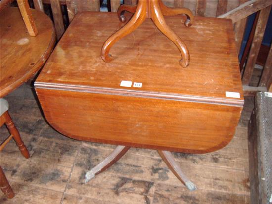 George III mahogany Pembroke table(-)